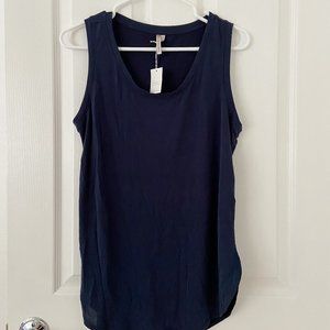 Banana Republic Signature Tee (NWT)